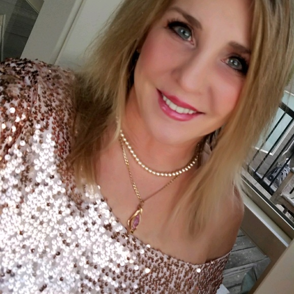 Meet your Posher, Patricia - Picture 1 of 1